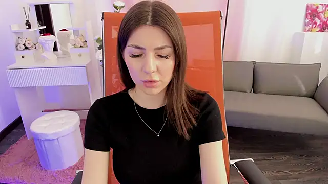 Snapshot of DiRosie chatting on May 21, 4:30 am DiRosie online show from May 21, 4:30 am
