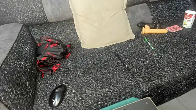 Snapshot of Tshanduk chatting on February 22, 6:28 pm Tshanduk online show from February 22, 6:28 pm