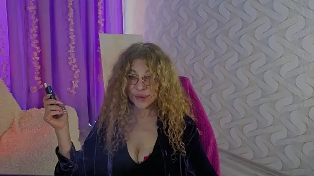 EvaTemptt online show from March 4, 2:56 pm