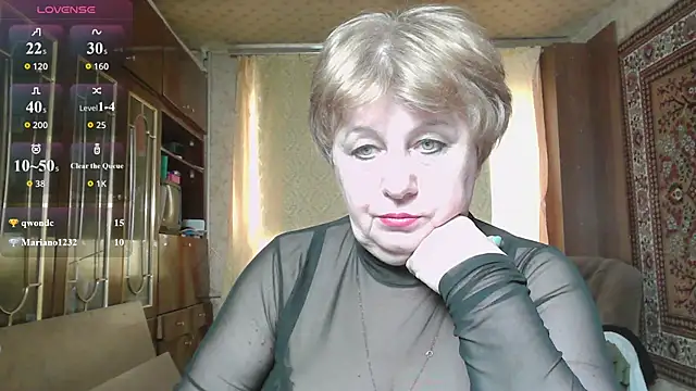 Snapshot of Casey_peach chatting on May 6, 7:13 am Casey peach online show from May 6, 7:13 am