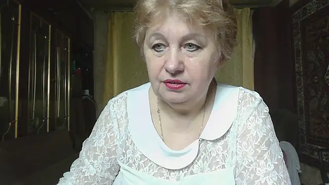 Snapshot of Casey_peach chatting on June 20, 4:37 am Casey peach online show from June 20, 4:37 am