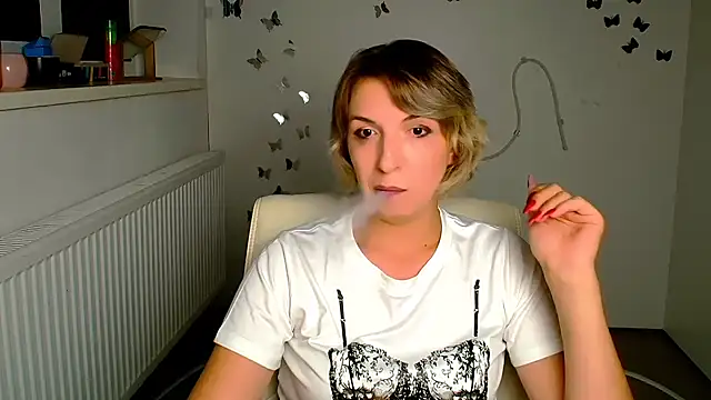 Snapshot of Lana_Foxyy chatting on July 11, 11:46 am Lana Foxyy online show from July 11, 11:46 am