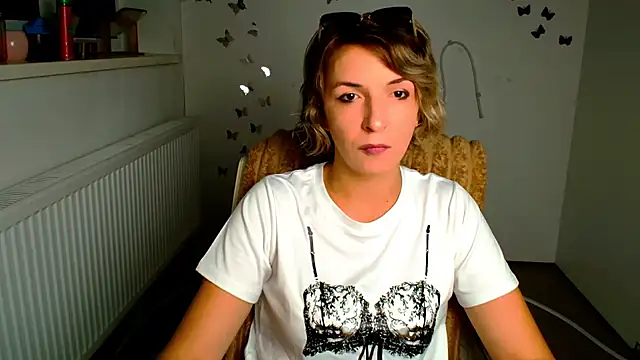 Snapshot of Lana_Foxyy chatting on July 12, 5:42 am Lana Foxyy online show from July 12, 5:42 am