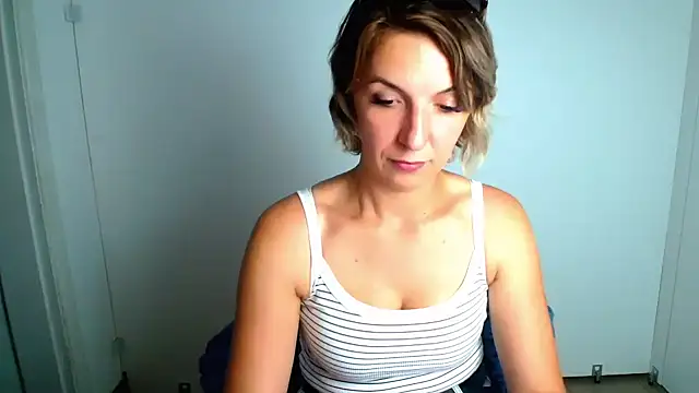 Snapshot of Lana_Foxyy chatting on August 5, 12:52 pm Lana Foxyy online show from August 5, 12:52 pm