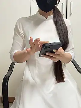 bi biii online show from April 2, 2:15 pm