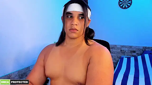 Snapshot of latinboyfit chatting on June 24, 3:05 am latinboyfit online show from June 24, 3:05 am