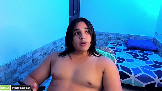 Snapshot of latinboyfit chatting on June 26, 12:04 am latinboyfit online show from June 26, 12:04 am