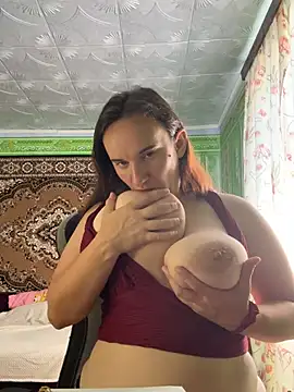 Snapshot of HarychaLysichka chatting on July 18, 7:34 am HarychaLysichka online show from July 18, 7:34 am