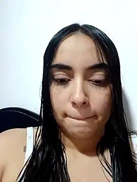 Snapshot of latin_mommy_ chatting on February 28, 2:56 am latin mommy online show from February 28, 2:56 am