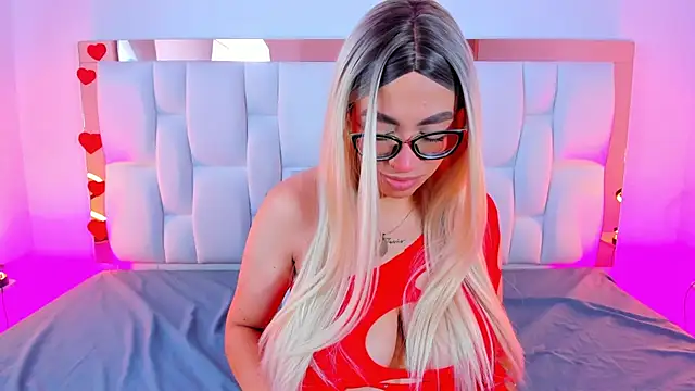 CamilleJuicy  online show from March 20, 12:43 pm