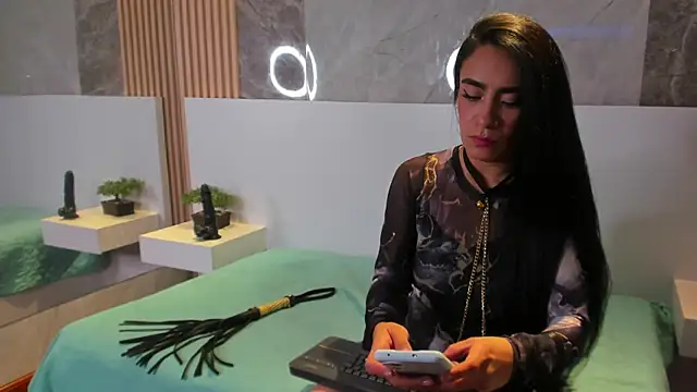 PamelaRed  online show from December 22, 8:06 pm