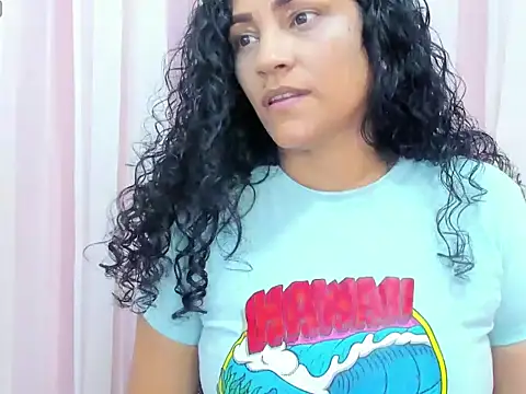 Snapshot of Bianca_slut1 chatting on December 20, 9:22 pm Bianca slut1 online show from December 20, 9:22 pm