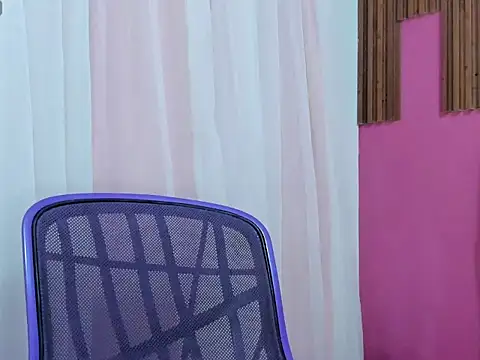 Snapshot of Bianca_slut1 chatting on December 22, 9:34 pm Bianca slut1 online show from December 22, 9:34 pm