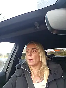 Snapshot of theblondecocklover chatting on January 14, 9:15 am theblondecocklover online show from January 14, 9:15 am