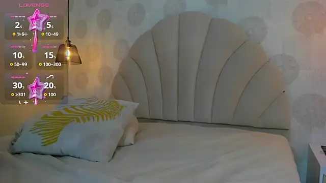 Snapshot of clarise_hall3 chatting on April 16, 9:39 pm clarise hall3 online show from April 16, 9:39 pm