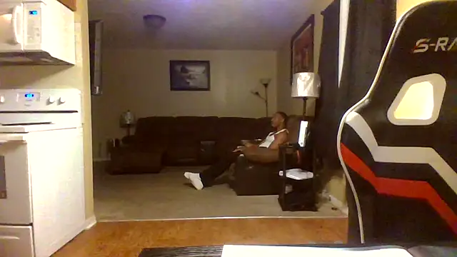 Snapshot of KingDes55 chatting on April 22, 1:30 am KingDes55 online show from April 22, 1:30 am