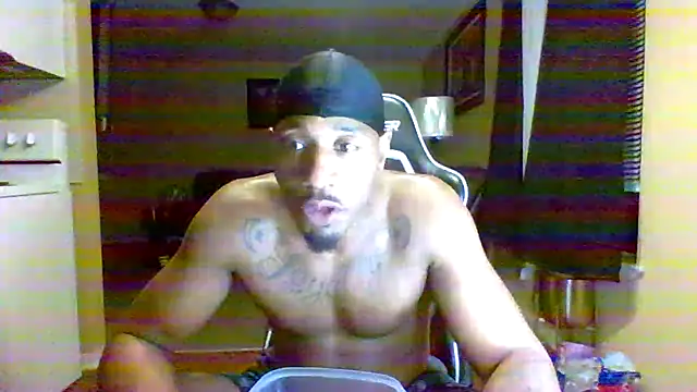 Snapshot of KingDes55 chatting on May 26, 3:02 am KingDes55 online show from May 26, 3:02 am