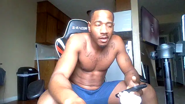 Snapshot of KingDes55 chatting on June 6, 2:44 pm KingDes55 online show from June 6, 2:44 pm