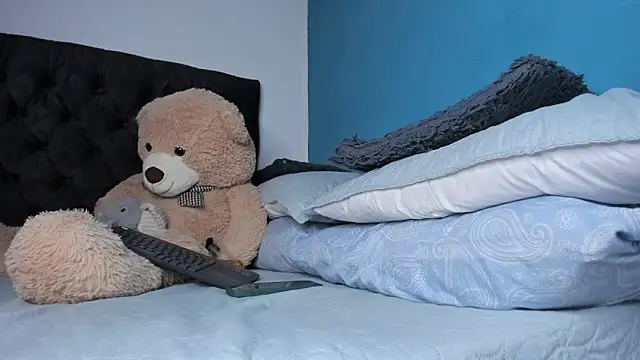 Mely Mel online show from April 12, 2:05 am