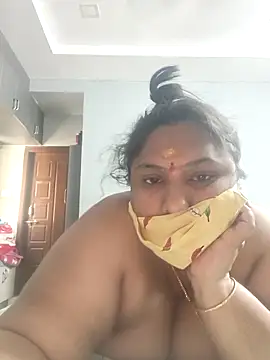 Snapshot of Telugumistress chatting on May 5, 6:21 am Telugumistress online show from May 5, 6:21 am