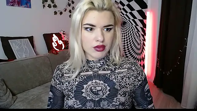 Ariana Saint online show from February 7, 8:12 pm