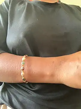 missmisha01 online show from April 13, 2:06 am