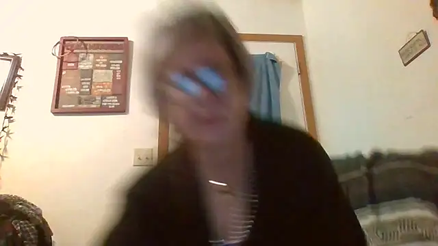 Snapshot of becky1111 chatting on May 3, 11:38 am becky1111 online show from May 3, 11:38 am