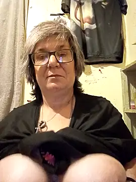 Snapshot of becky1111 chatting on July 14, 2:49 am becky1111 online show from July 14, 2:49 am