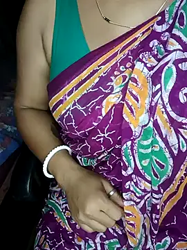 Snapshot of MAHI066 chatting on April 3, 7:50 am MAHI066 online show from April 3, 7:50 am