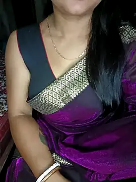 Snapshot of MAHI066 chatting on May 7, 8:14 pm MAHI066 online show from May 7, 8:14 pm