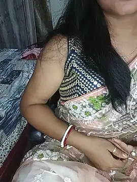 Snapshot of MAHI066 chatting on May 20, 2:45 pm MAHI066 online show from May 20, 2:45 pm
