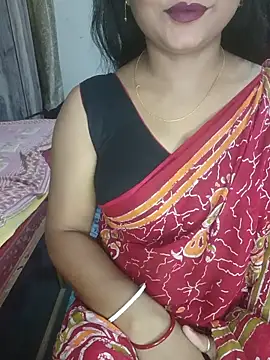 Snapshot of MAHI066 chatting on May 28, 6:21 am MAHI066 online show from May 28, 6:21 am