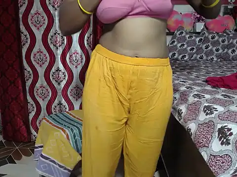 Snapshot of surbhi01 chatting on June 26, 4:28 am surbhi01 online show from June 26, 4:28 am