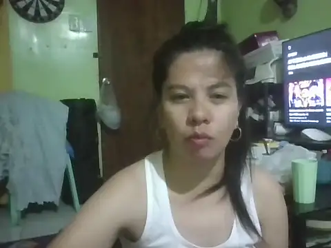 Snapshot of annawet chatting on May 7, 2:44 pm annawet online show from May 7, 2:44 pm