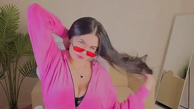 Snapshot of Mia_Evelyn chatting on January 11, 12:48 am Mia Evelyn online show from January 11, 12:48 am