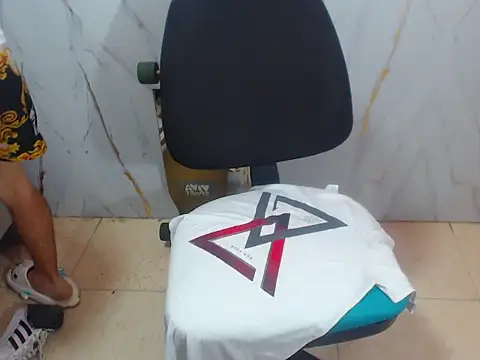 Boy tatto77 online show from April 3, 12:19 am