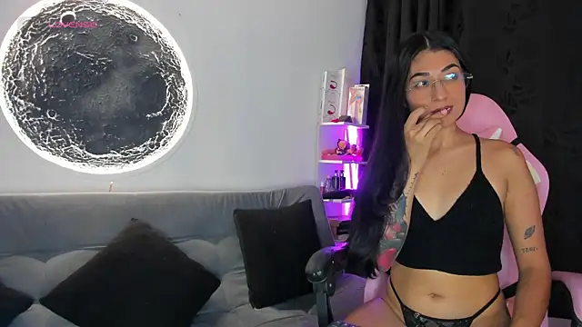 luna martii online show from December 23, 3:04 am