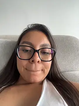 Nicollewest1 online show from March 29, 7:14 pm