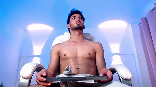 HarryFosster online show from April 16, 9:39 pm