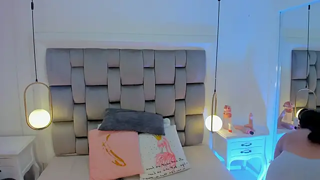 amber  ferrera online show from March 20, 11:37 am