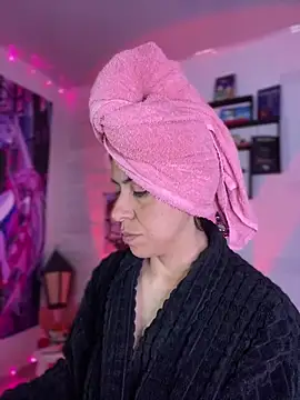 Sky Girl LS online show from March 3, 2:50 am