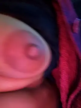 QWEEN7B online show from January 7, 11:56 am