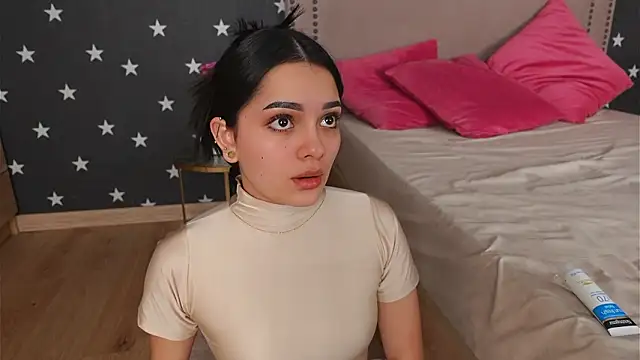 Snapshot of RaquellStar chatting on March 3, 1:45 am RaquellStar online show from March 3, 1:45 am