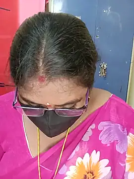 Snapshot of sirisha__9 chatting on May 15, 11:23 pm sirisha 9 online show from May 15, 11:23 pm