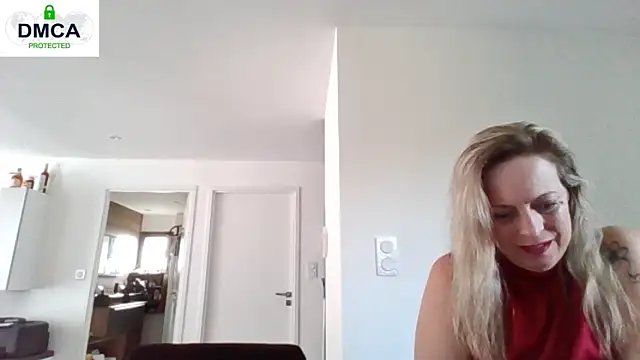 Snapshot of Miss-Chupagirly chatting on April 21, 3:07 pm Miss-Chupagirly online show from April 21, 3:07 pm