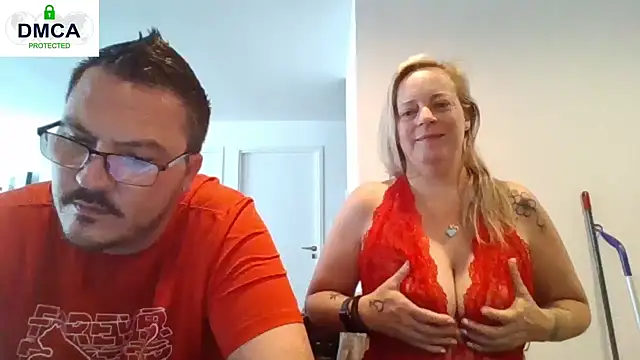 Snapshot of Miss-Chupagirly chatting on June 9, 8:15 am Miss-Chupagirly online show from June 9, 8:15 am