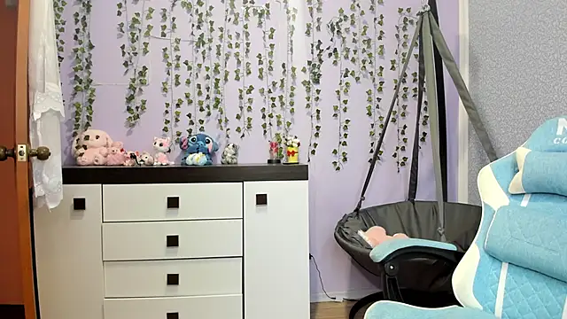 Yoonhee ki online show from April 1, 2:14 pm