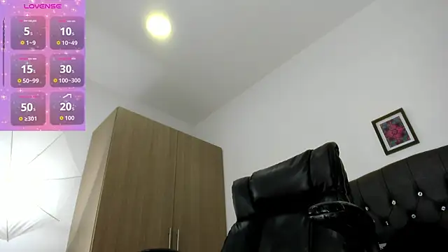 Snapshot of michellmorgans_ chatting on February 17, 11:18 am michellmorgans online show from February 17, 11:18 am