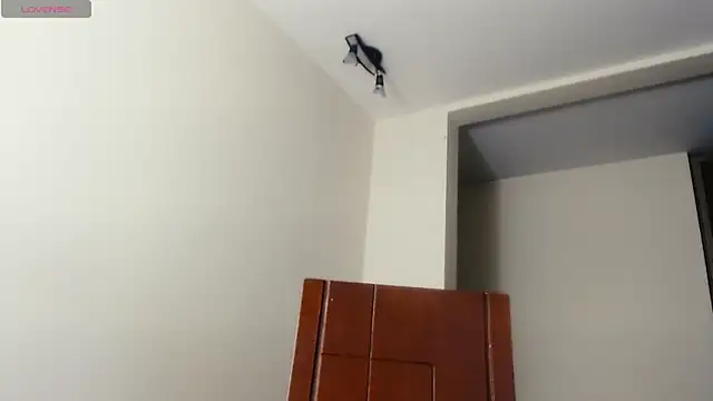 Agatha Dubois4  online show from April 15, 1:12 am