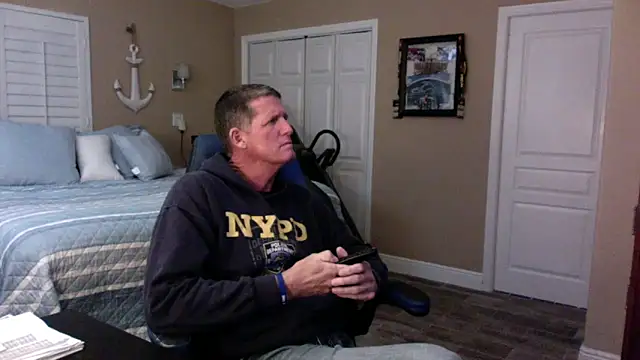 Snapshot of lvnlarge chatting on February 1, 9:46 pm lvnlarge online show from February 1, 9:46 pm